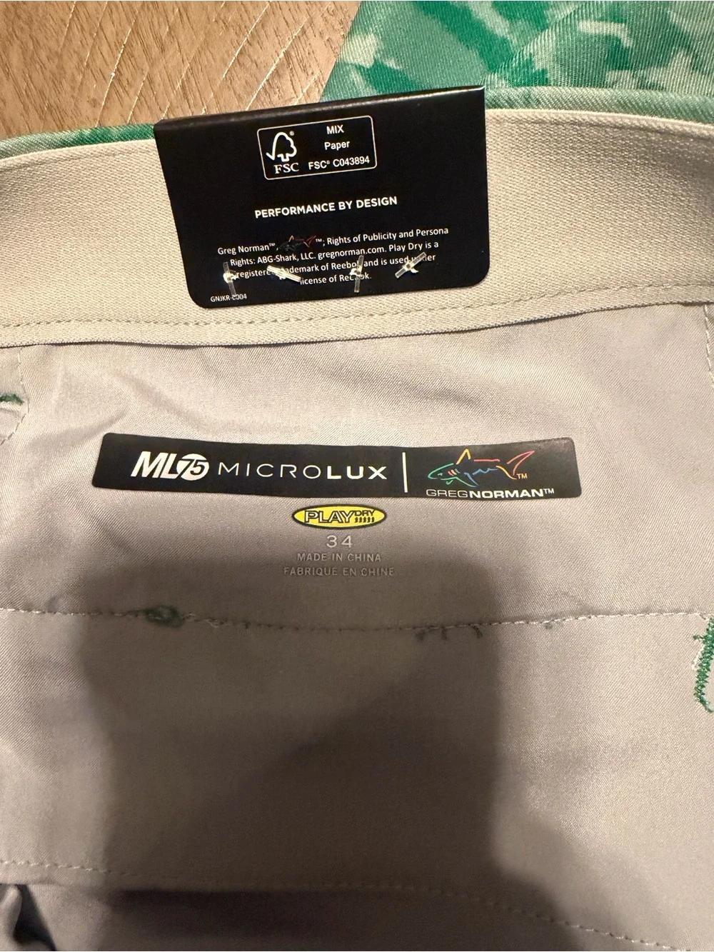 Greg Norman Collection Green & White Wave-Print Flat Front Shorts